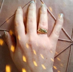 Mejuri "Croissant" Ring